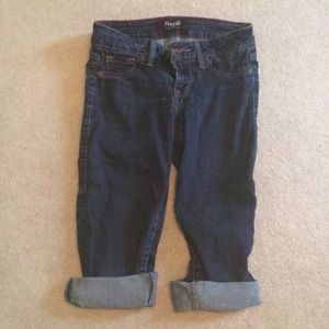 2/$8❗️Fragile | Cropped Jeans